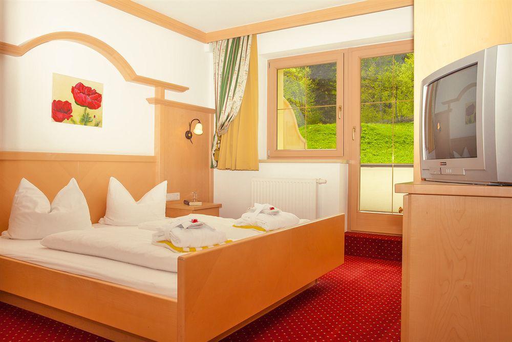 Vital Kristall Hotel 4*